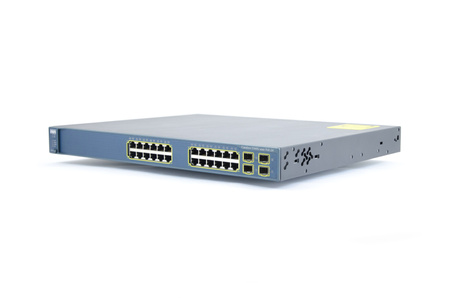 WS-C3560G-24PS-E - 24x 1G RJ45, PoE 802.3af, uplink 4x 1G SFP, ПО IP Services, Cisco Catalyst 3560G Комутатор