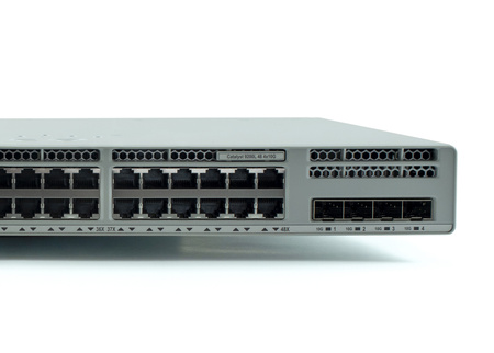 C9200L-48T-4X-E - 48x 1G RJ45, 4x 10G SFP+, Network Essentials, Cisco Catalyst 9200L Комутатор