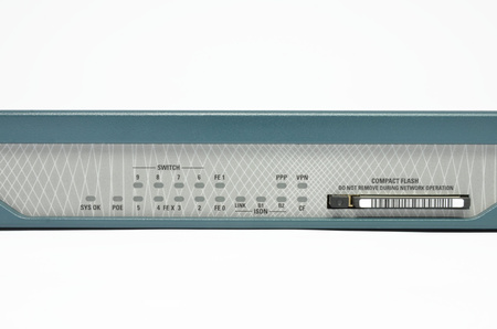 CISCO1812/K9 - 2 porty WAN oraz 8 portów LAN 10/100, 1xISDN, Cisco Router