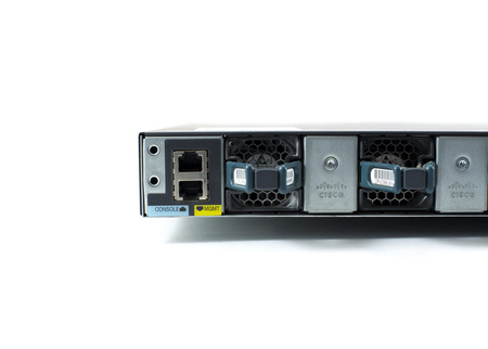 WS-C3650-24PS-S - 24x 1GE RJ45, PoE+ 390/780W 802.3at, uplink 4x 1G SFP, ПО IP Base, Покоління L3, Cisco Catalyst 3650 Комутатор