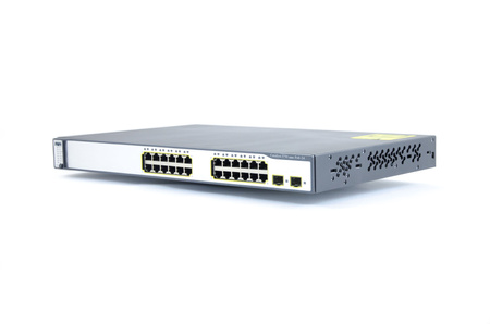 WS-C3750-24PS-E - 24 10/100 PoE, 2 SFP, IPS Image, Catalyst 3750 Комутатор