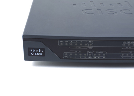 CISCO892FW-E-K9 - 1x GE SFP/RJ45, 9x 10/100 RJ45, WiFi4 802.11n WiFi 4, 2,4/5Ghz, ISDN BRI, ПО Security, Cisco 892 Роутер