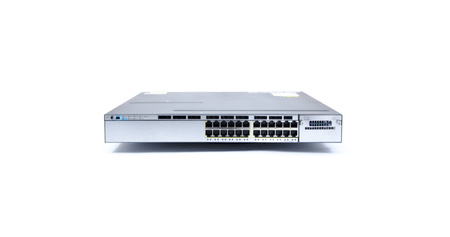 WS-C3750X-24T-S - 24x 1GE RJ45, Блок живлення 350W, opcjonalny moduł uplink 2x 10G SFP+, ПО IP Base, Покоління L3, Cisco Catalyst 3750-X Комутатор