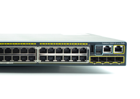 WS-C2960S-24PS-L - 24x 1GE RJ45, uplink 4x 1G SFP, IOS LAN Base, PoE+ 370W 802.3at, Layer L2, Cisco Catalyst 2960-S Switch