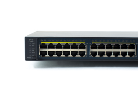 WS-C3560V2-48PS-S - 48x FE, PoE, 4 SFP, IP Base, Cisco Catalyst 3560V2 Switch