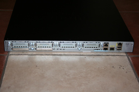CISCO2901-SEC/K9 - 2x 1G RJ45, 4 EHWIC, 2 DSP, 256MB CF, 512MB DRAM, Security license, VPN, Cisco ISR G2 Router