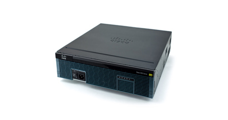 CISCO2921-HSEC+/K9 - 2x 1G RJ45, 1x 1G RJ45/SFP Combo, 4 EHWIC, 3 DSP, 1 SM, 256MB CF, 512MB DRAM, Security license, ISM-VPN-29 module, wydajność do 245 Mbps, Cisco ISR G2 Router