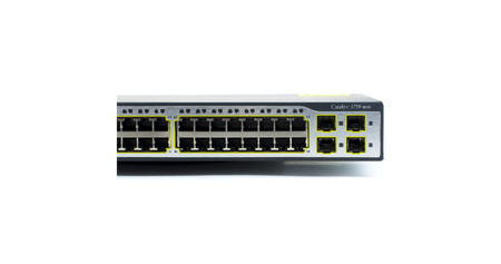 WS-C3750-48TS-S - 48x FE 10/100 RJ45, uplink 4x 1G SFP, opr. IP Base, Stack, Warstwa L3, Cisco Catalyst 3750 Switch