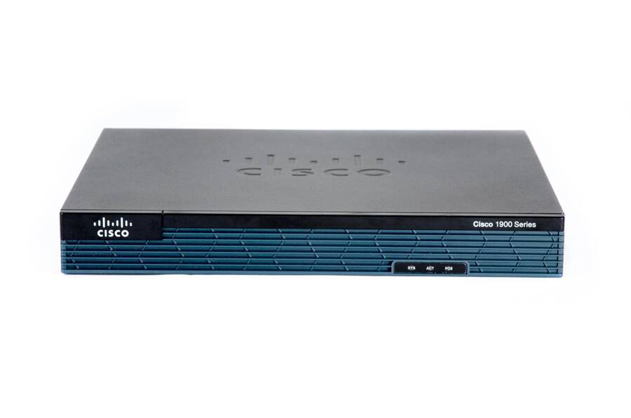 Router Cisco z 2 portami GE, Licencja IP Base, SEC, AX, 512MB DRAM, 256MB Flash