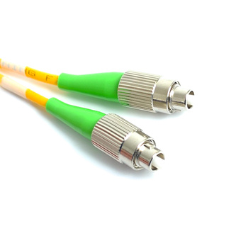 Jednomodowy simpleksowy patchcord światłowodowy FCAPC-FCAPC o długości 1m OS2 9/125 µm